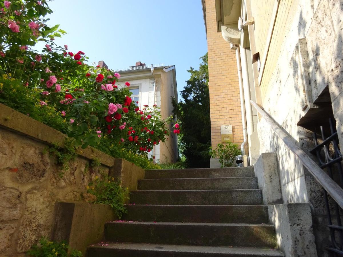 Hummel Hostel - Historische Stadtvilla Mit Garten Weimar  Exteriör bild