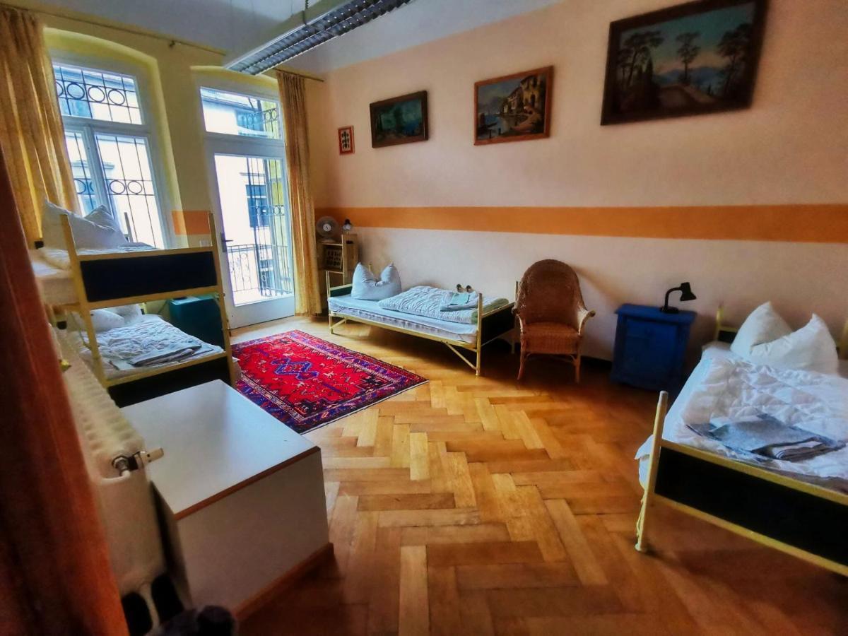 Hummel Hostel - Historische Stadtvilla Mit Garten Weimar  Exteriör bild
