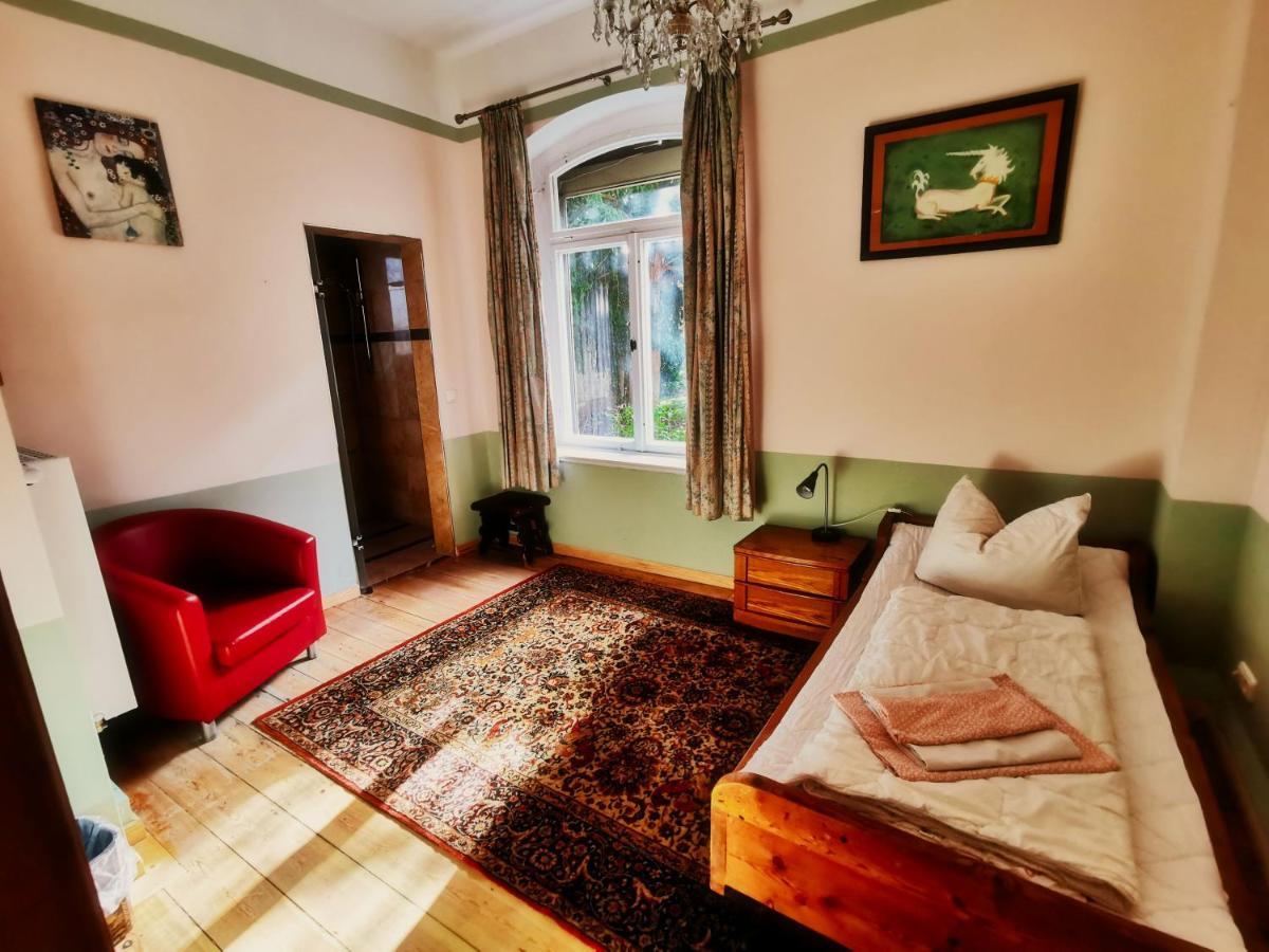 Hummel Hostel - Historische Stadtvilla Mit Garten Weimar  Exteriör bild