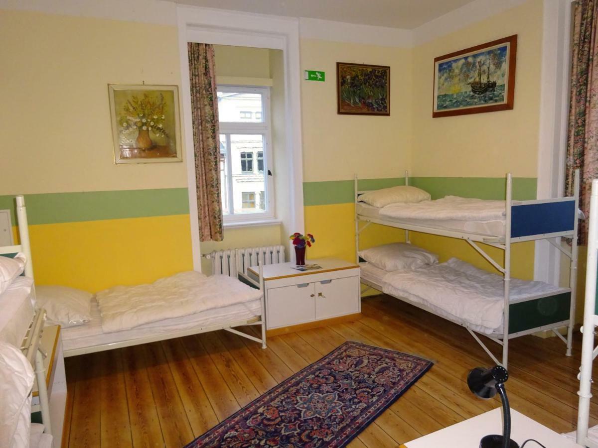 Hummel Hostel - Historische Stadtvilla Mit Garten Weimar  Exteriör bild