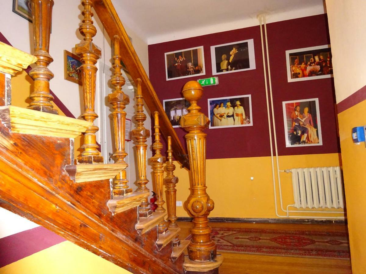 Hummel Hostel - Historische Stadtvilla Mit Garten Weimar  Exteriör bild