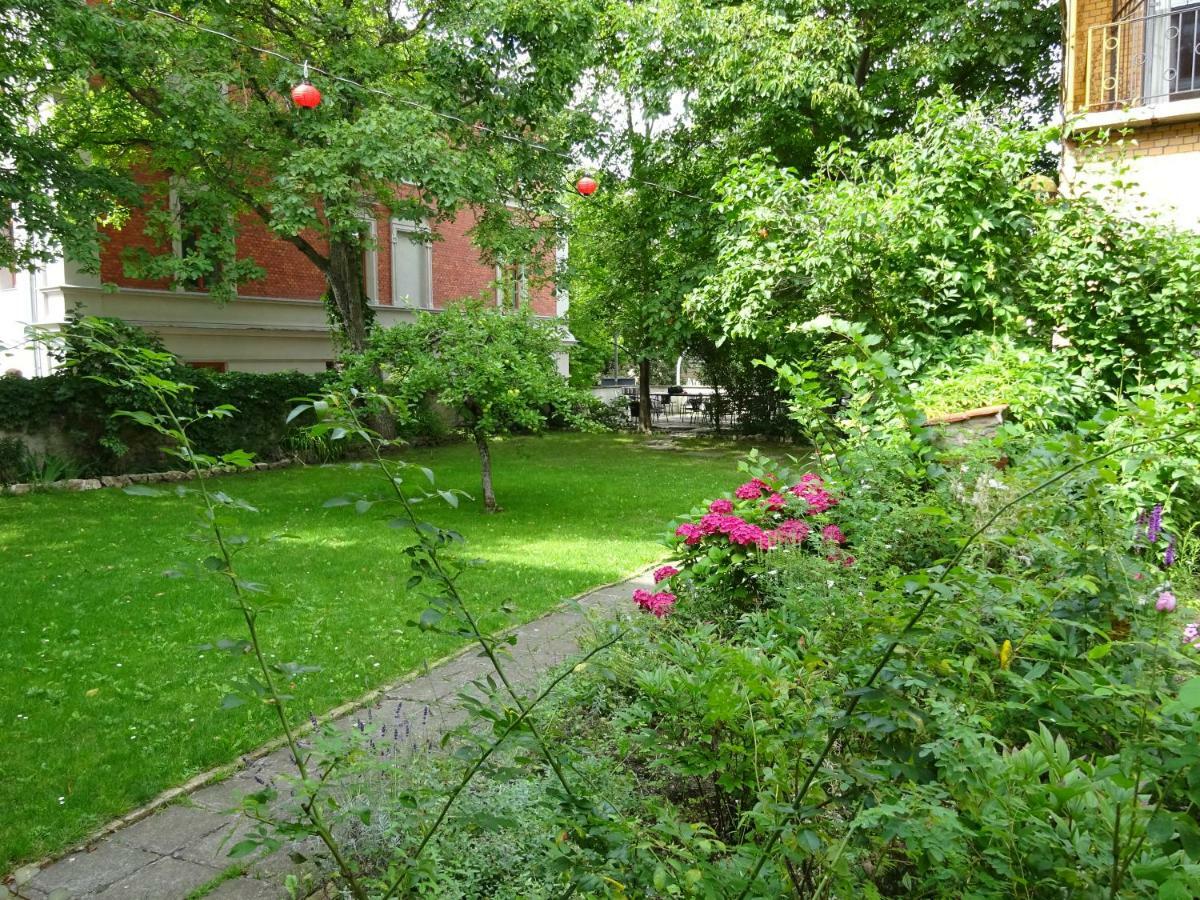 Hummel Hostel - Historische Stadtvilla Mit Garten Weimar  Exteriör bild